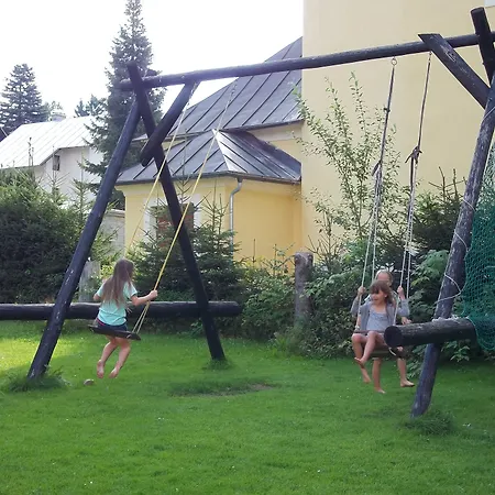 Familia Гостевой дом 3*
