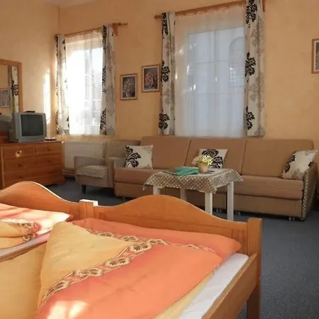 Familia Гостевой дом 3*