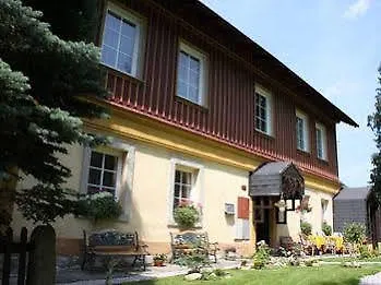 Familia Πανσιόν Harrachov